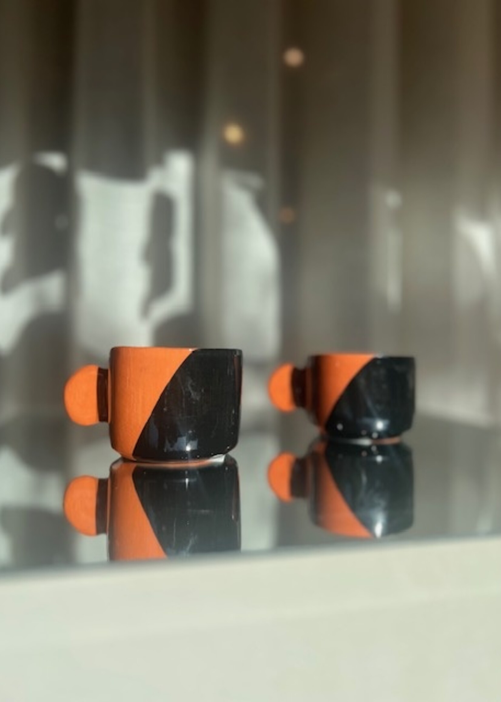 Casa Cubista dipped tea cup - black