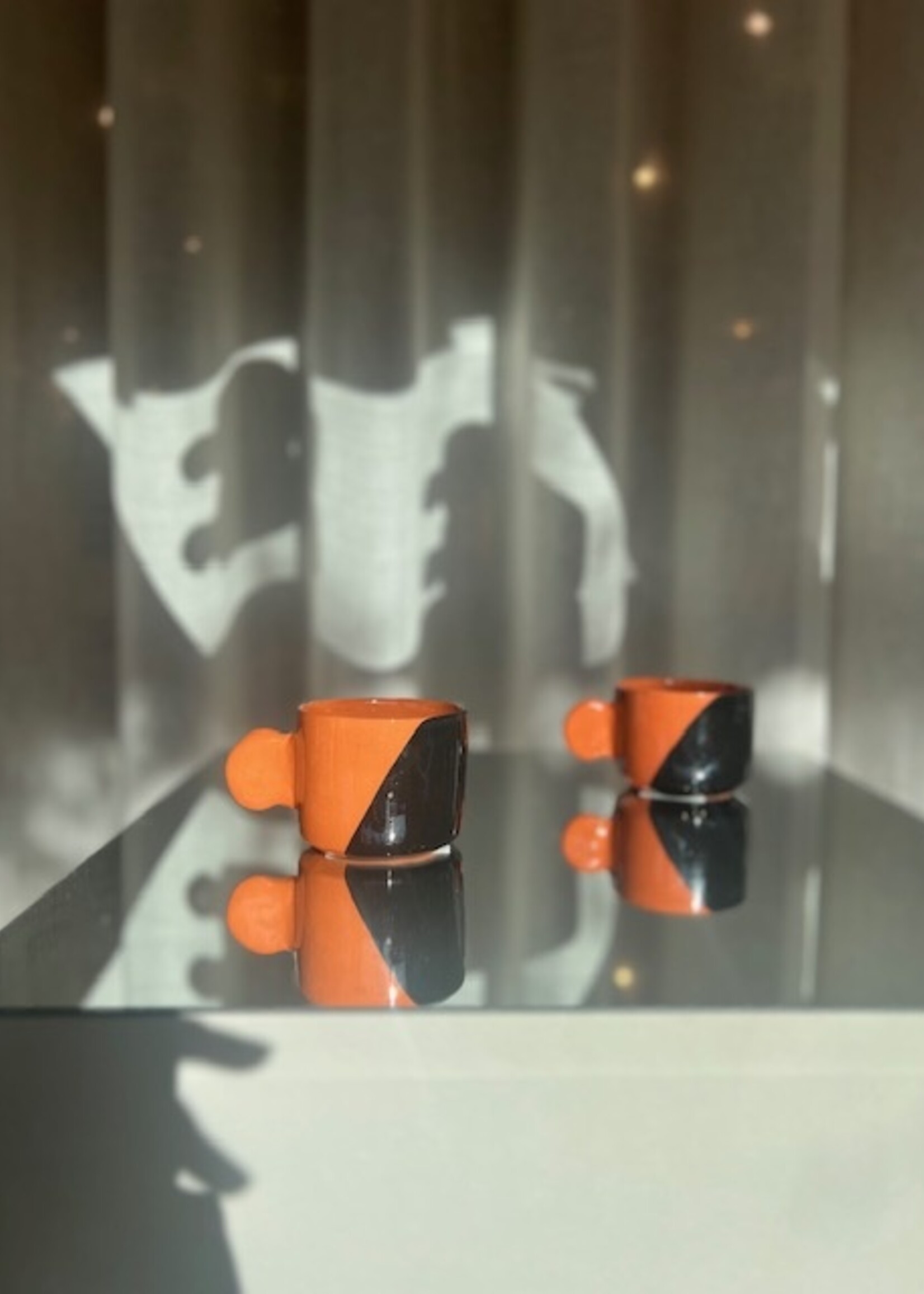 Casa Cubista dipped tea cup - black