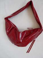 nona Banana Bag XS - Crushed Patent Ruby