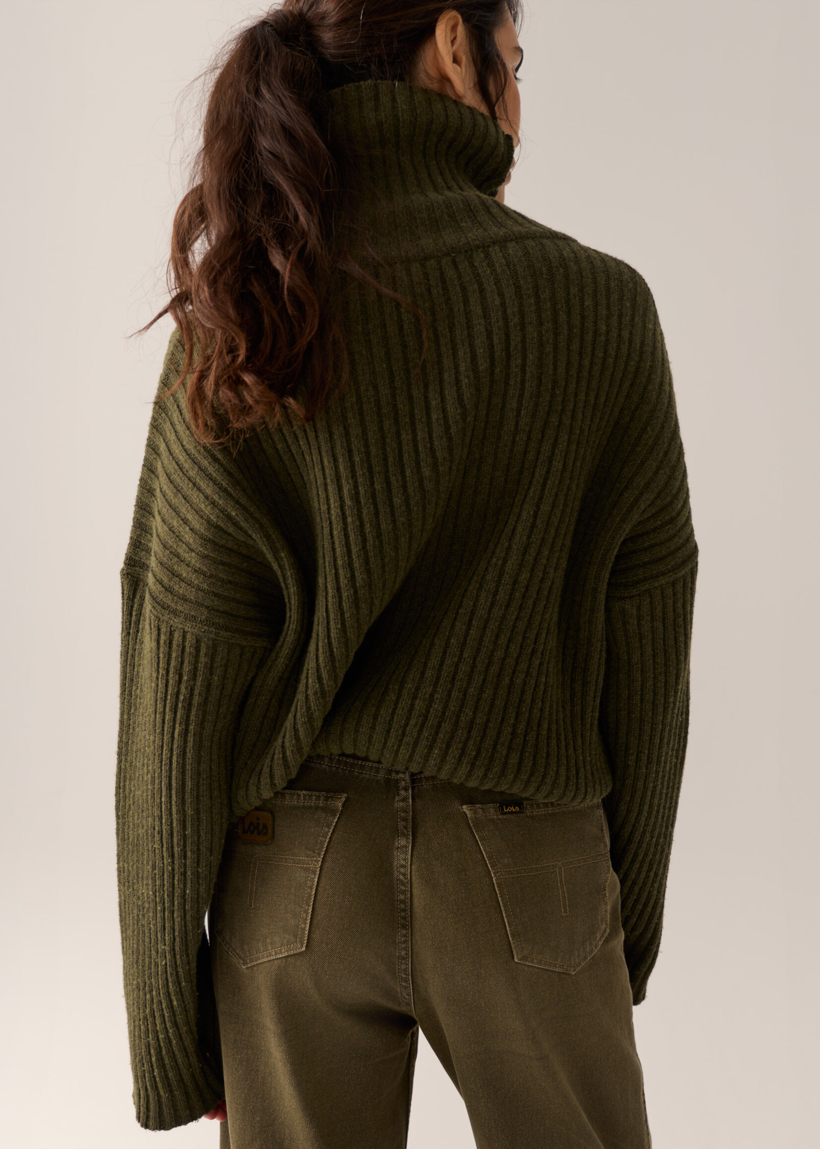 lois Alba - Ribbed Turtleneck - Olive Night