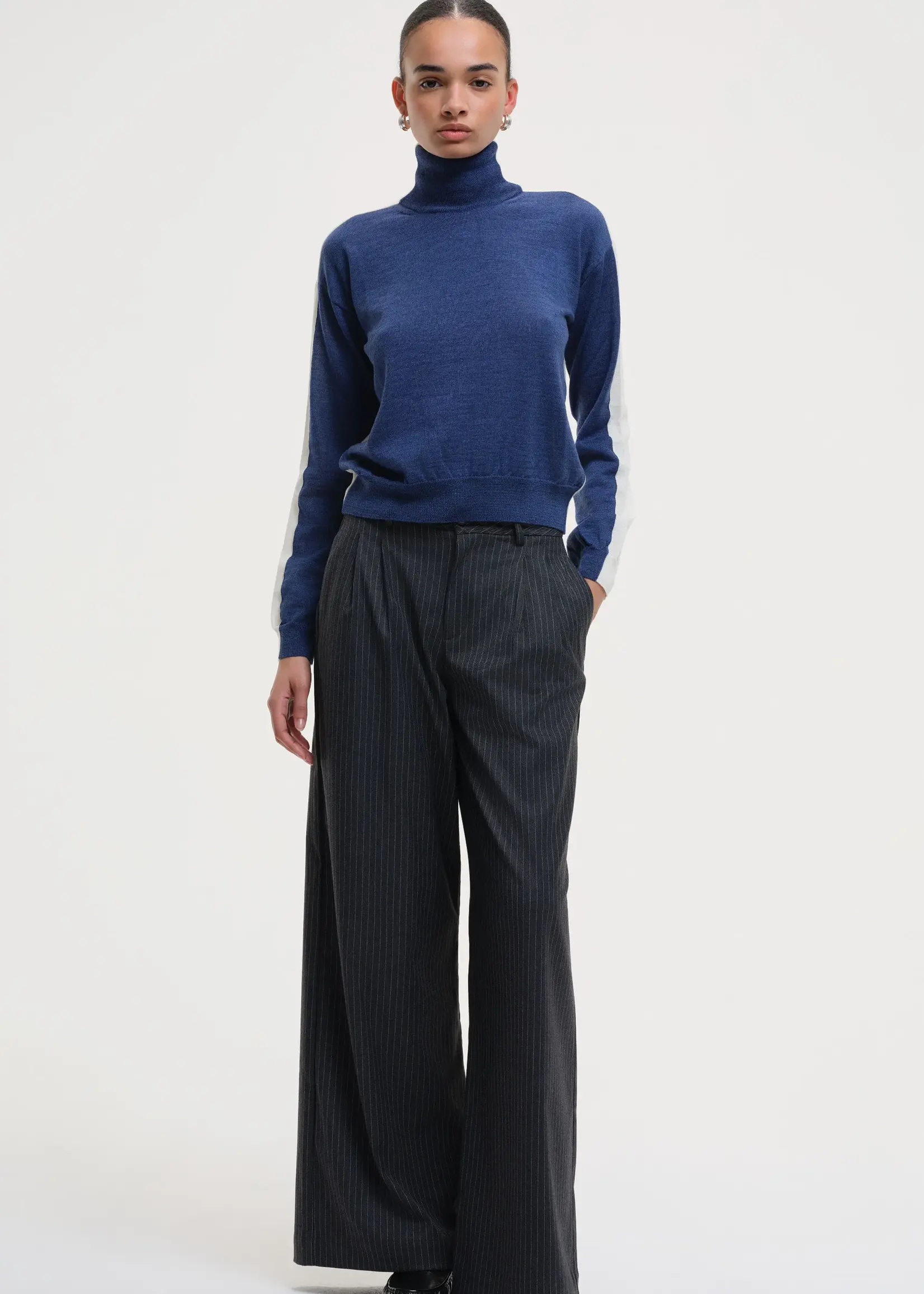 our sister Kassy - Turtle Neck Contrast - Blue
