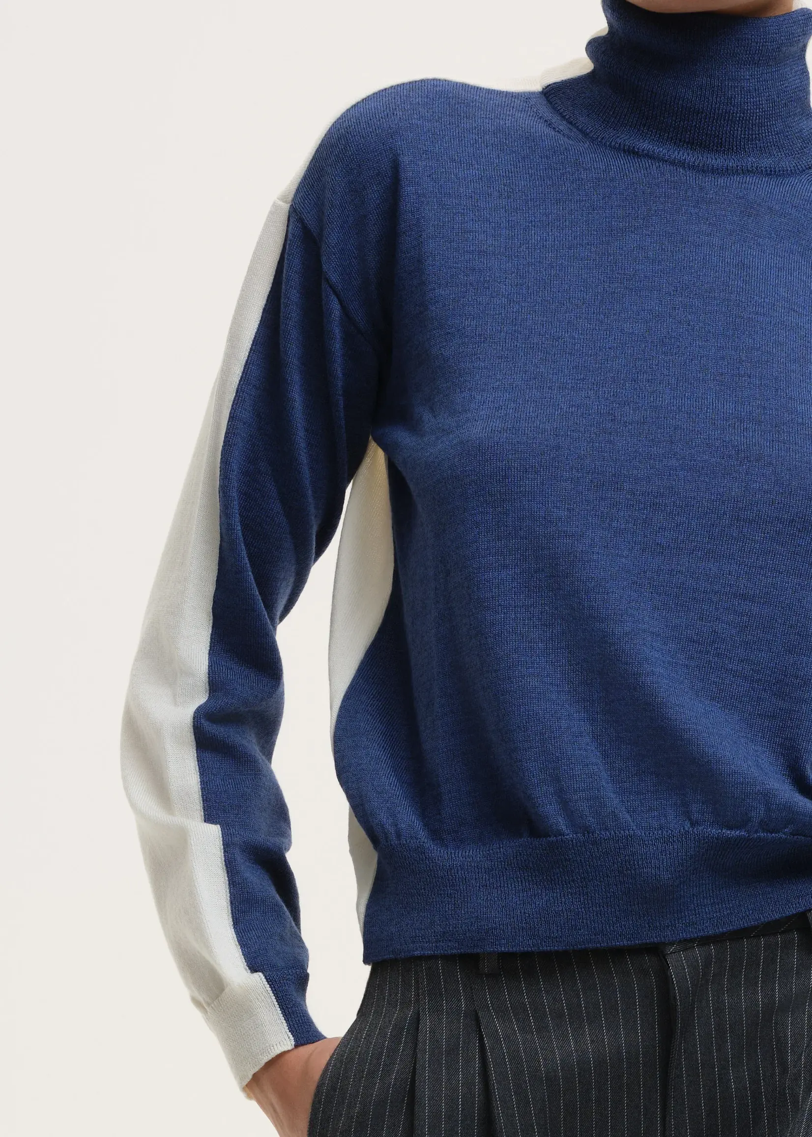 our sister Kassy - Turtle Neck Contrast - Blue