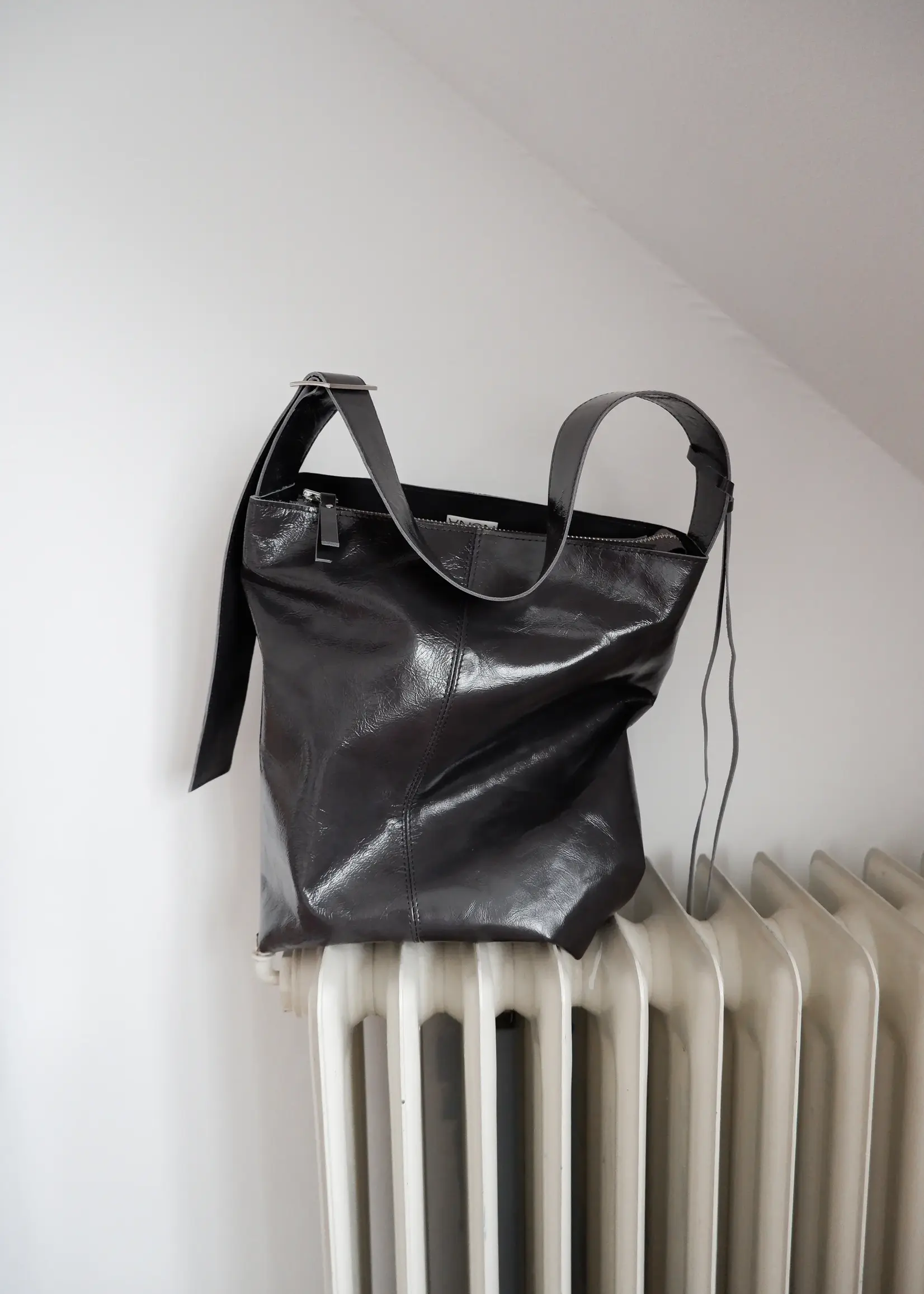 nona Tote Bag - Crushed Patent Stone