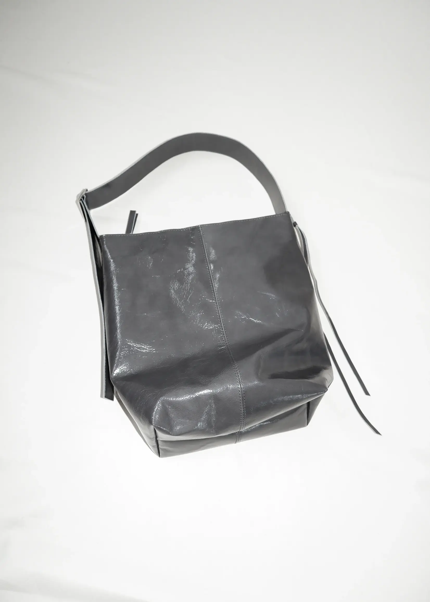 nona Tote Bag - Crushed Patent Stone
