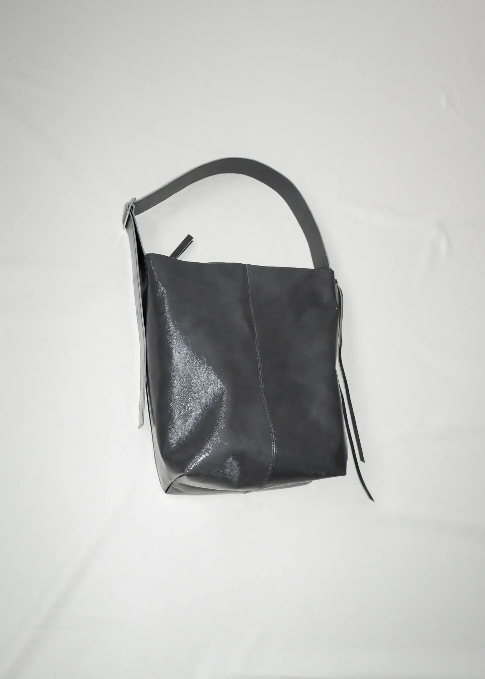 nona Tote Bag - Crushed Patent Stone