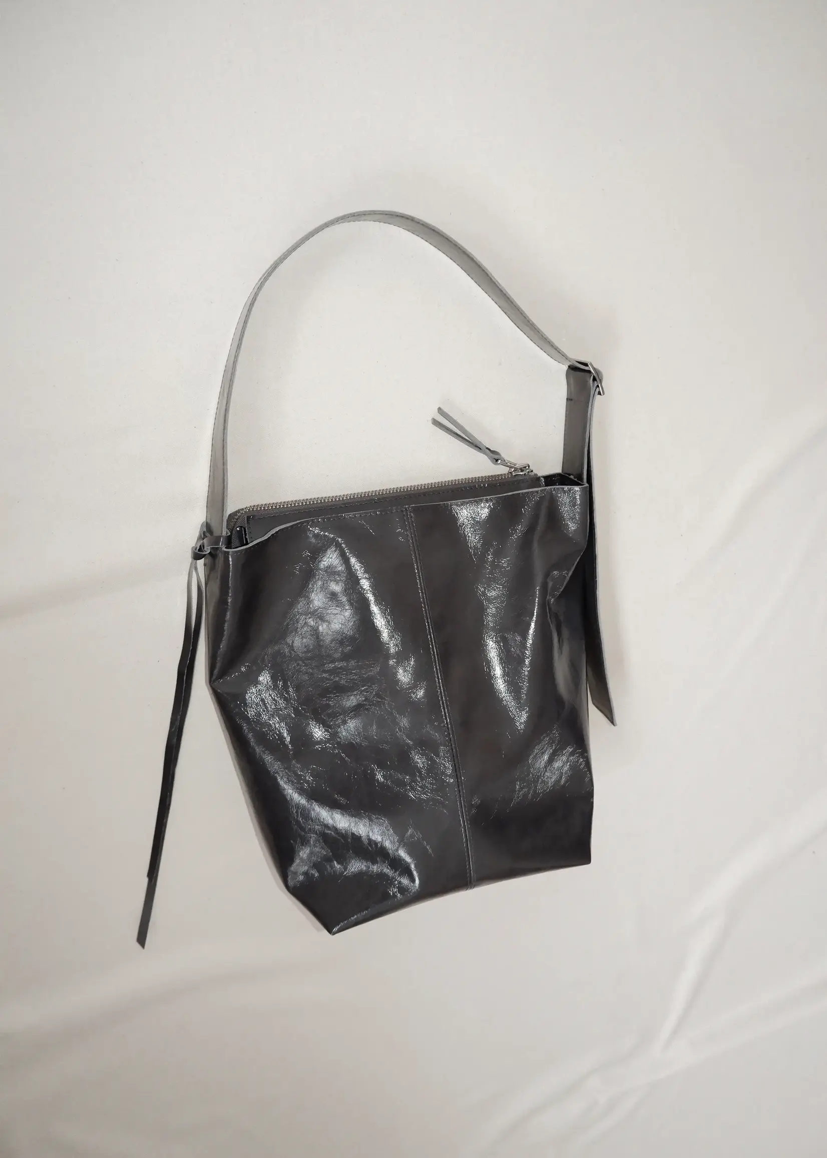 nona Tote Bag - Crushed Patent Stone