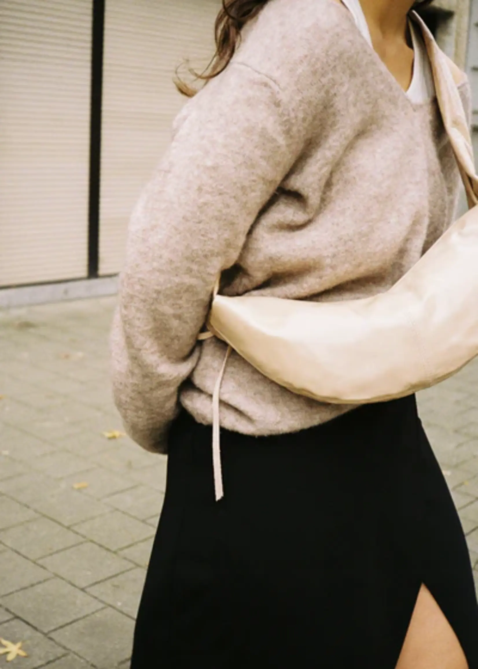 nona Banana bag XS - Crushed Patent Cream