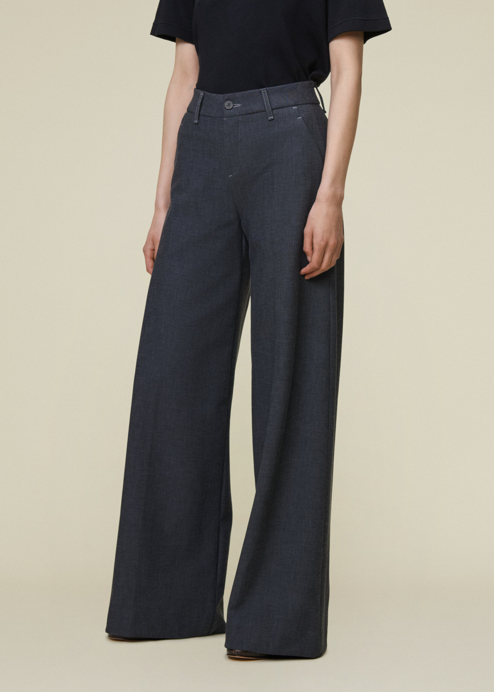 lois Silvia wide - Anthracite