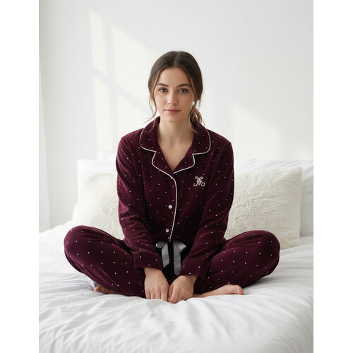 Medaillon MEPYD26011A Medaillon Dames Velours Doorknoop Pyjama Donkerrood.