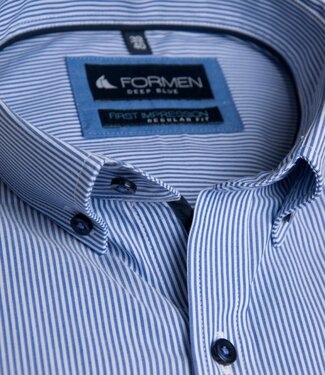 FORMEN Blauw gestreept hemd in poplin katoen