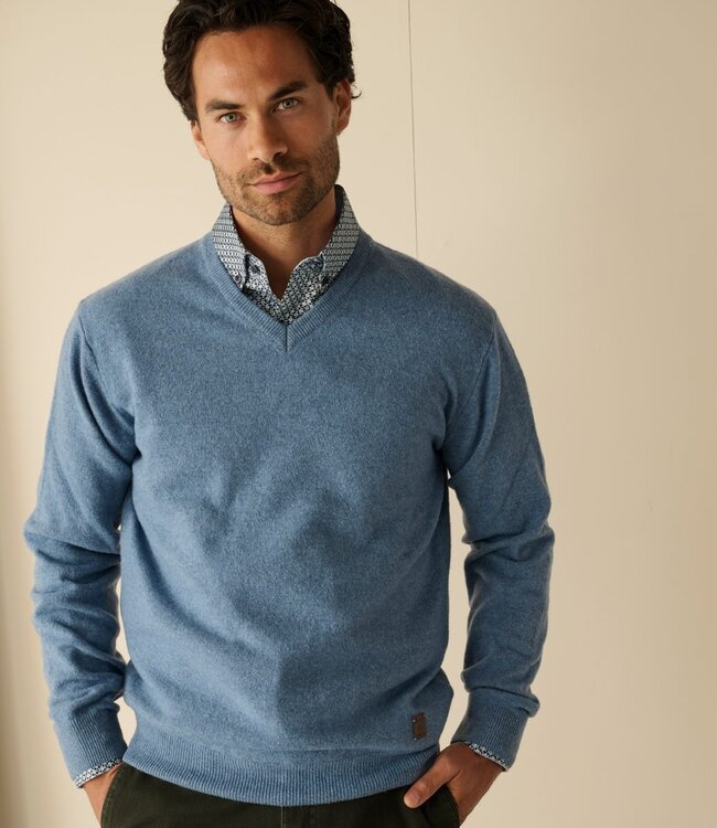 V-hals trui - wolmix lichtblauw 1