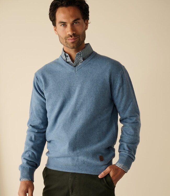 V-hals trui - wolmix lichtblauw 4