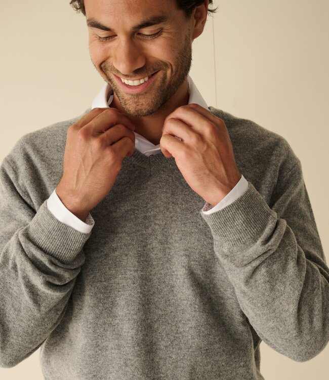 V-hals trui - wolmix lichtgrijs 2