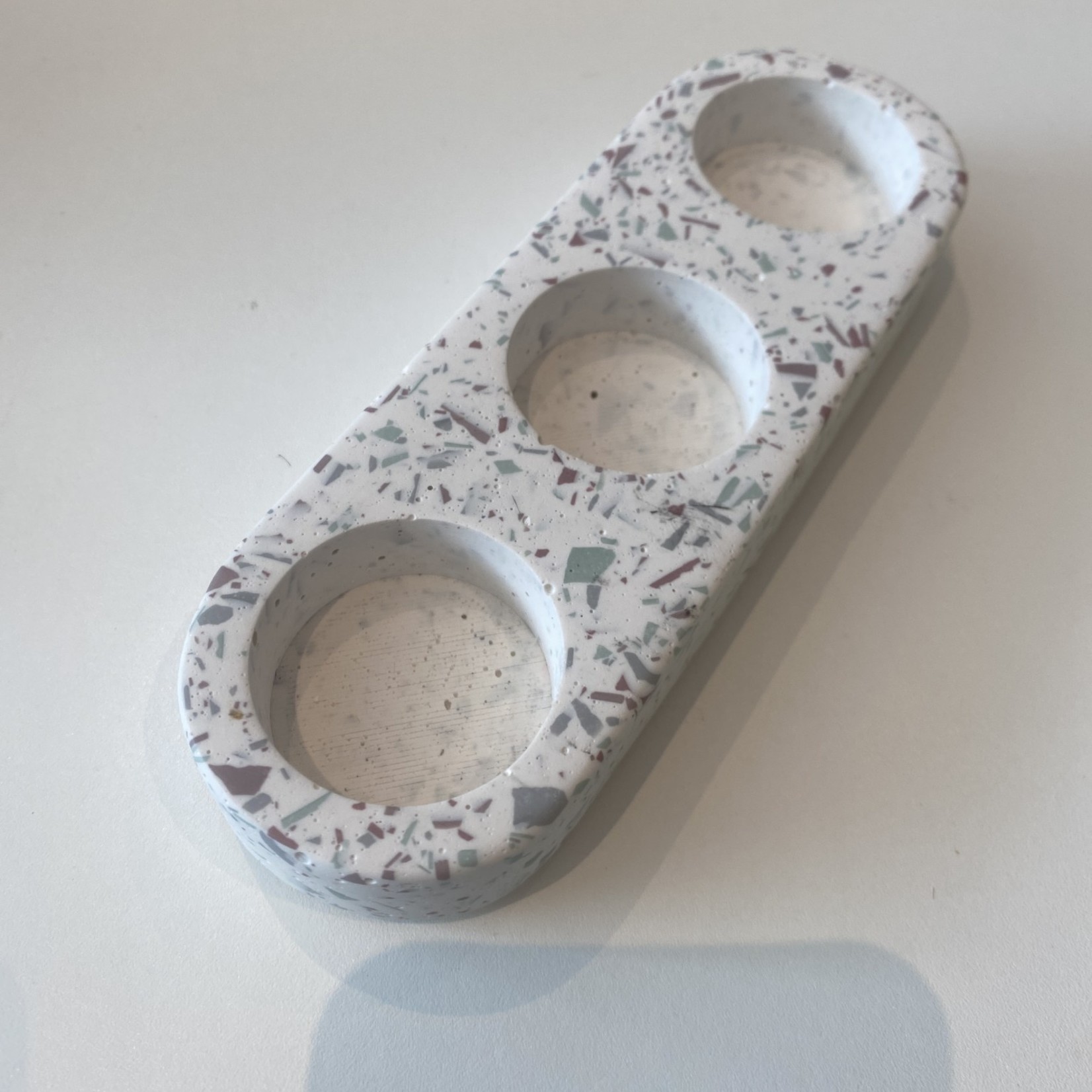 Mary theelichtenhouder voor 3  Limited Edition terrazzo (betoncomposiet handmade)
