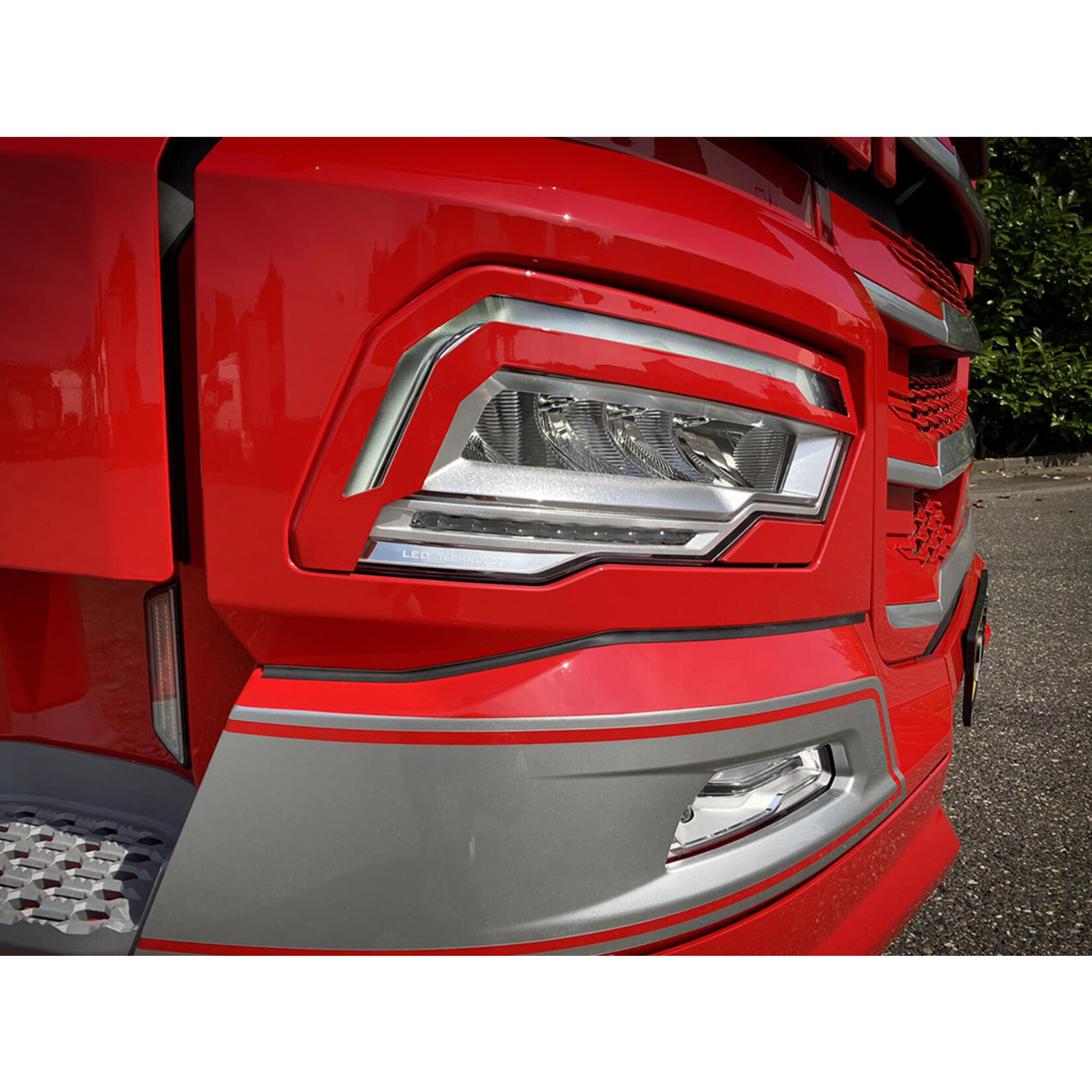 ONLY WAY IS DUTCH Headlight Spoiler DAF NGD