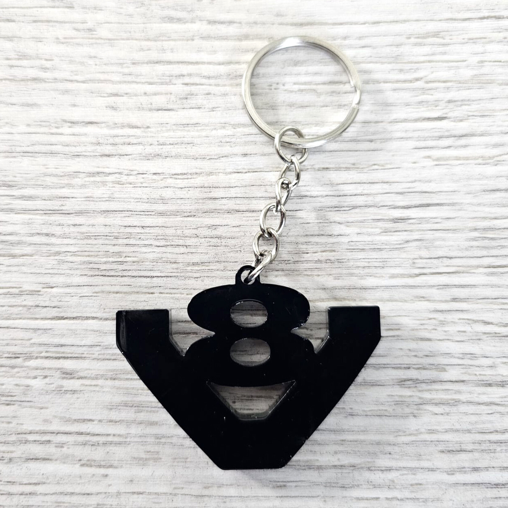 ONLY WAY IS DUTCH Keychain V8 Logo Black