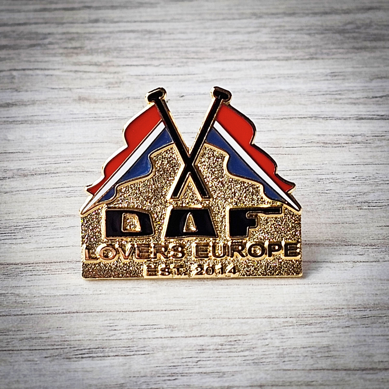 ONLY WAY IS DUTCH DAF Lovers Europe Sleutelhanger + Pin