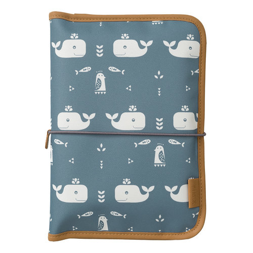 fresk Diaper travelkit whale blue fresk Diaper travelkit whale blue