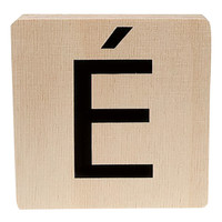 wooden letter - É