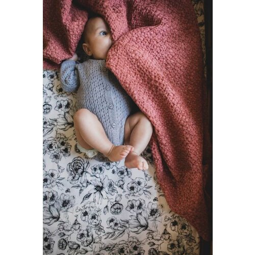 mies & co Subtile honeycomb blanket baby crib Vintage Cherry 70x100cm