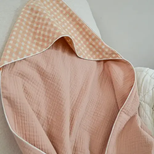 coco & pine Max peach bath cape