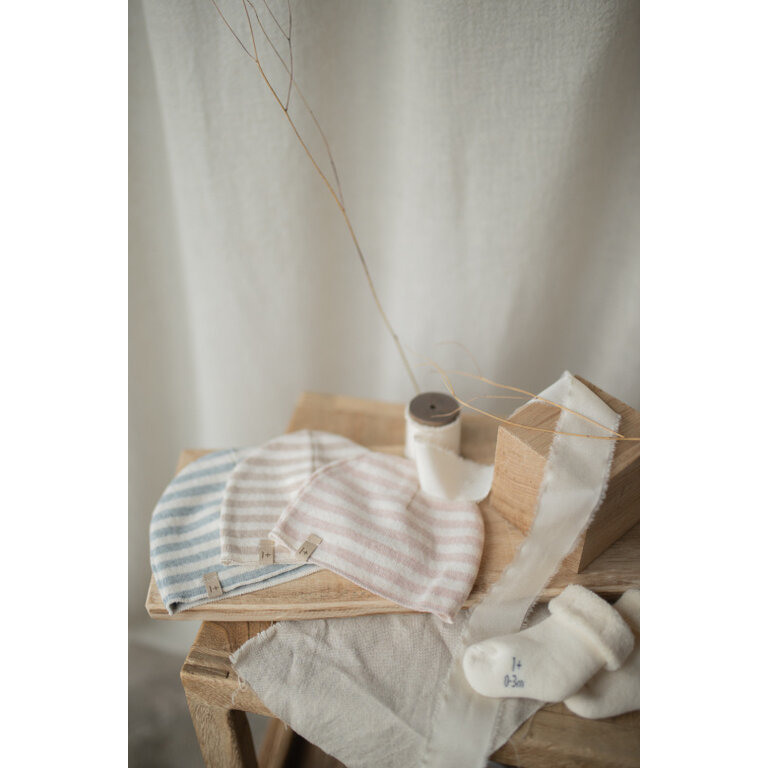 1+ in the family Honore Beanie | Roze