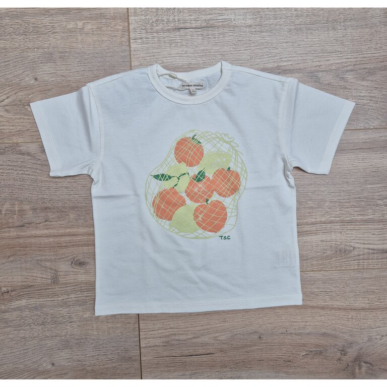 The Sunday Collective The Sunday Collective T-shirt meisje Organic Weekend Tee Peach Mix Fruit perzik met fruitprint