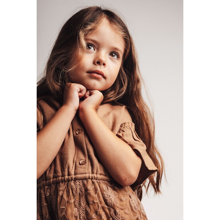 Baje Studio BAJE jurk meisje Claudie Brown Coconut bruin (valt groot)