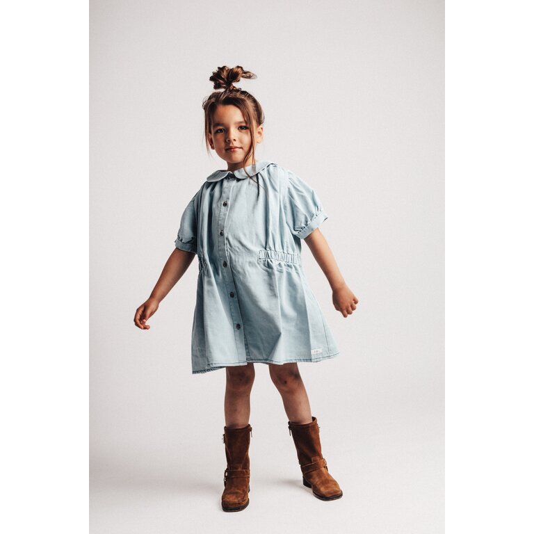 Baje Studio BAJE jurk meisje Mirabel Blue Denim Light blauw (valt groot)