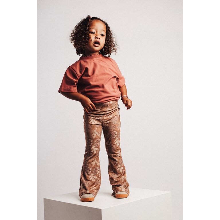 Baje Studio BAJE flare broek meisje Saron Brown Coconut bruin (valt groot)