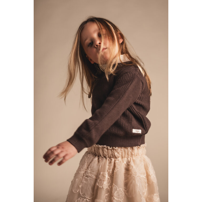 Baje Studio BAJE gebreide sweater meisje Mai Brown Choco (chocoladebruin)