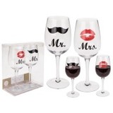 Set of 2 wine glasses Mrs & Mr Set of 2 wine glasses Mrs & Mr