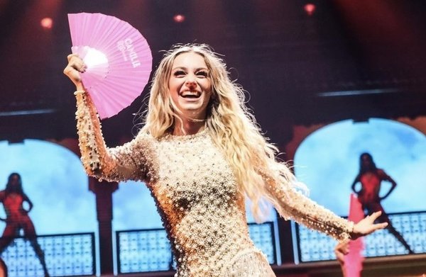 Camille: Fan Camille: Fan