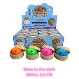 Présentoir de 24 pièces - Squishy Dumpling: Glow in the dark 5,5 CM Présentoir de 24 pièces - Squishy Dumpling: Glow in the dark 5,5 CM