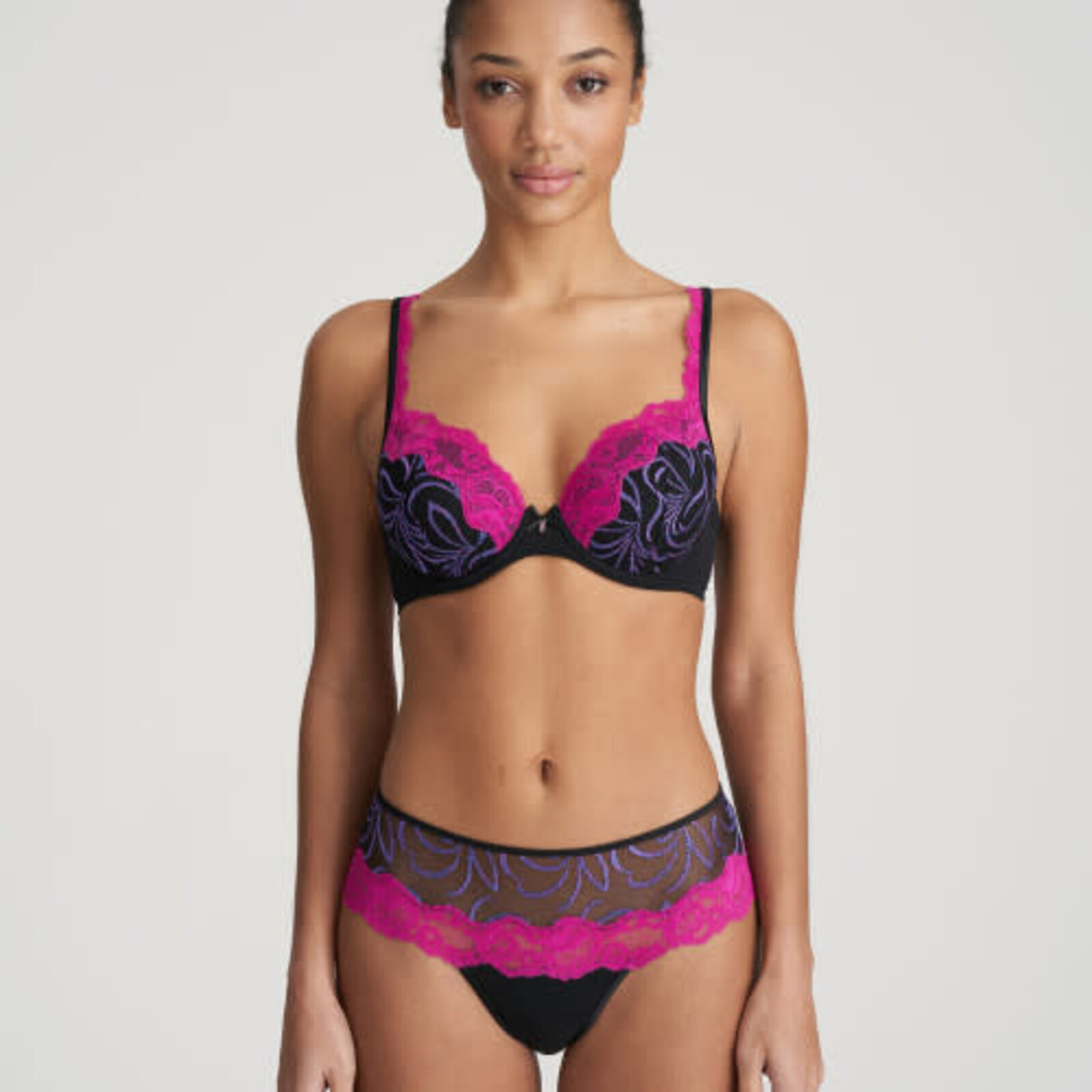 Marie Jo Adelade Voorgevormd