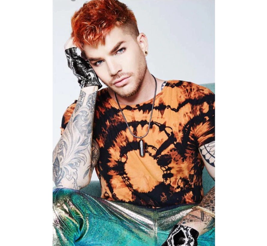 Allernieuwste.nl® Canvas Schilderij Adam Lambert Queen - Popstar - Slaapkamer - 50 x 70 cm - Kleur
