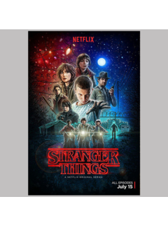 Allernieuwste.nl® Canvas Schilderij Stranger Things TV Serie - Sciencefiction Horrorserie  - Kleur - 50 x 70 cm