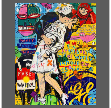 Allernieuwste.nl® Canvas Schilderij 1945 Beroemde Bevrijdingskus Times Square - Modern Graffiti StreetArt - Iconisch - 40 x 60 cm - Kleur