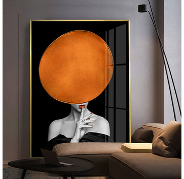 Allernieuwste.nl® Canvas Schilderij * Dame met enorme Hoed * - Kunst aan je Muur - Modern - zwartwit en oranje - 50 x 75 cm