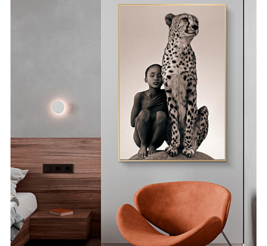 Allernieuwste.nl® Canvas Schilderij Afrikaanse Jongen en Cheetah - Wilde Dieren Afrika Cheeta - 70 x 90 cm