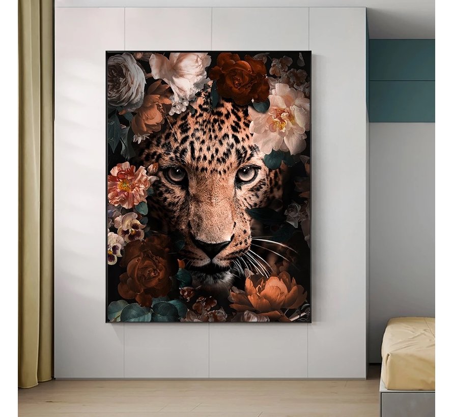 Allernieuwste.nl® Canvas Schilderij Luipaard in de Jungle - Modern - Natuur  - Woonkamer - 60 x 80 cm - Kleur