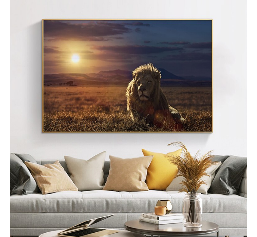 Canvas Schilderij * Wilde Leeuw bij Zonsondergang in Afrika * - Modern - Kleur - 60 x 90 cm