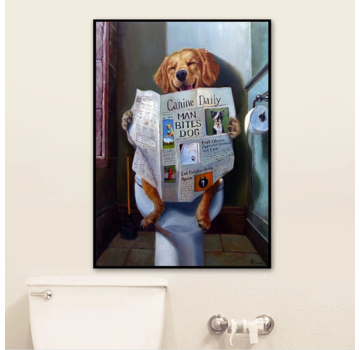 Allernieuwste.nl® Canvas Schilderij Grappige Hond Leest Krant Op WC - 30 x 40 cm