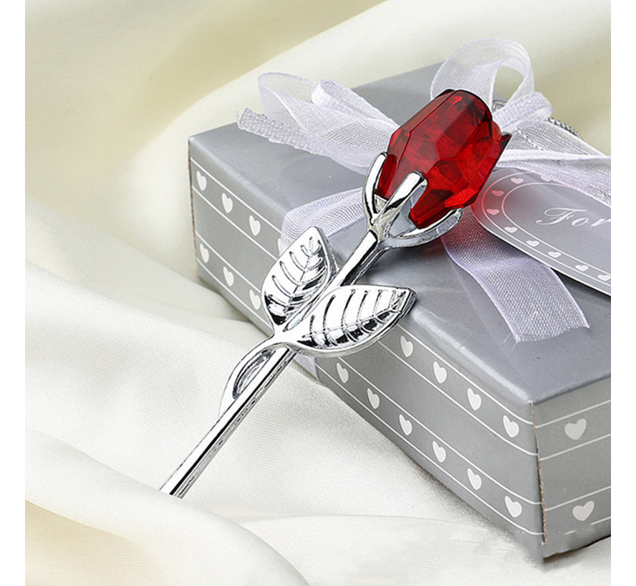 Allernieuwste.nl® Chrystal Zilver Rode Roos in Mooie Geschenkverpakking - Liefde voor Vrouw of Vriendin en Moederdag - Roos Rood - 55 x 120 mm