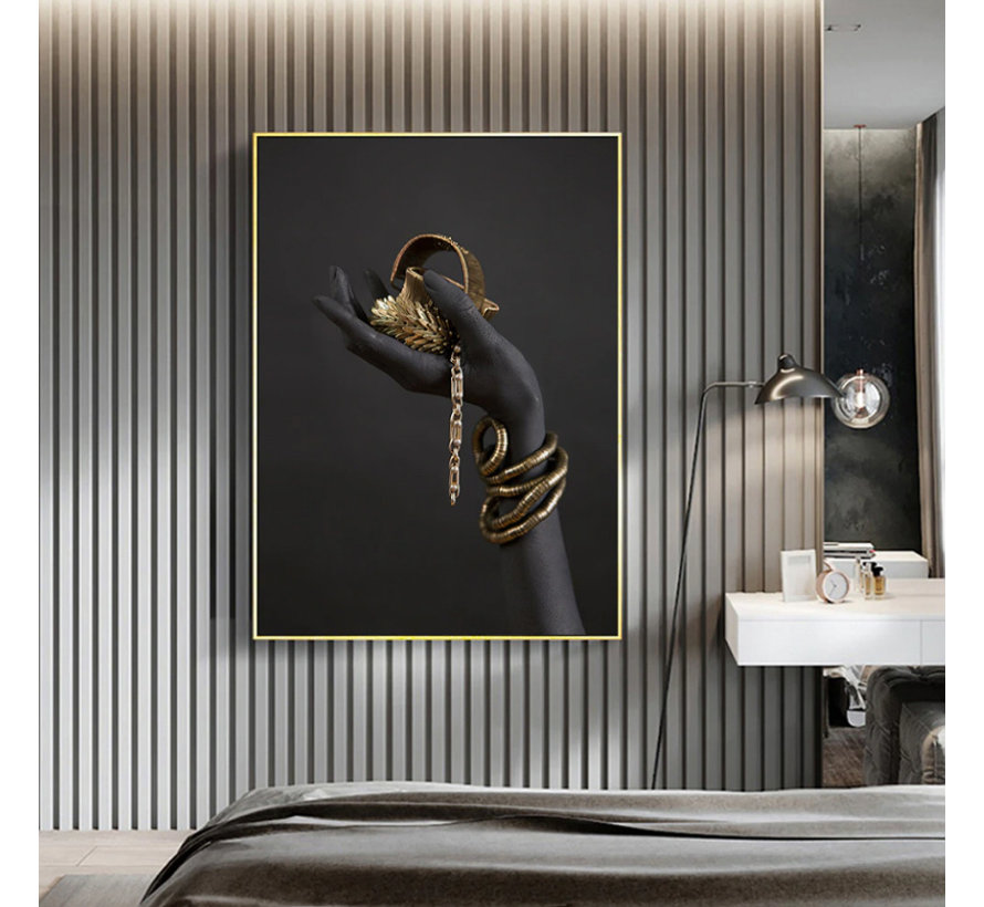 Allernieuwste.nl® Canvas Schilderij * Zwarte Arm met Gouden Sieraden * - Kunst aan je Muur - Romantisch - zwart wit goud - 40 x 80 cm