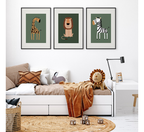 Allernieuwste.nl® Allernieuwste.nl® Canvas Schilderijen 3 STUKS Dieren voor de Kinderkamer Babykamer - Giraf Leeuw Zebra - Kleur - 3 stuks elk 30 x 40 cm