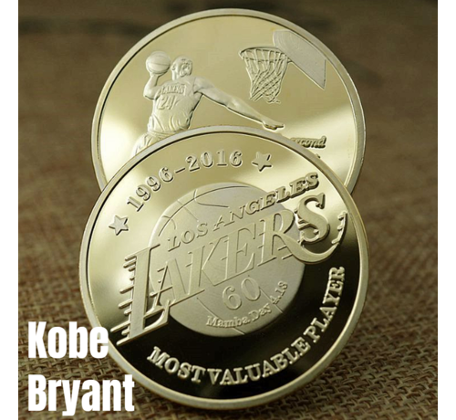 Allernieuwste.nl® Allernieuwste.nl® Kobe Bryant Herdenkingsmunt Geluksmunt Verguld Cadeau Medaille - The Black Mamba Geschenk Idee - 24K Goud Verguld - Ø 40 mm