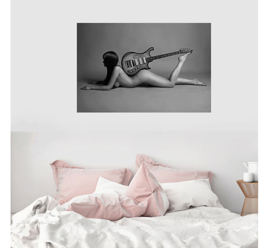 Allernieuwste.nl® Canvas Schilderij Sexy Naakte Vrouw met Gitaar - Body Art Model - Poster - 60 x 90 cm - Zwart-Wit