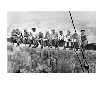 Allernieuwste.nl® Canvas Schilderij Retro Vintage Lunch op Wolkenkrabber - 60 x 80 cm