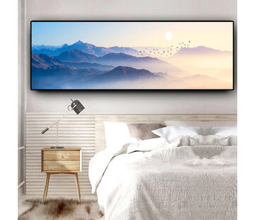 Allernieuwste.nl® Canvas Schilderij Zonsondergang in de Bergen met Vogels - 50 x 150 cm